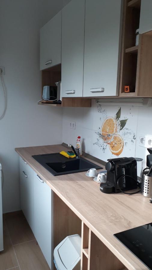 Vilagos, Kellemes Lakas, Jo Koezlekedessel Budapest Bagian luar foto
